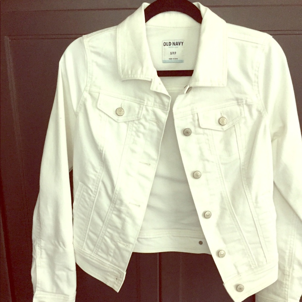 Old Navy fitted white denim jacket